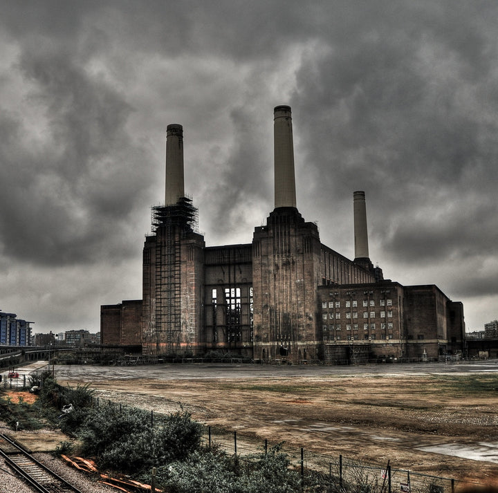 Battersea Power Station abandoned - photo by mendhak