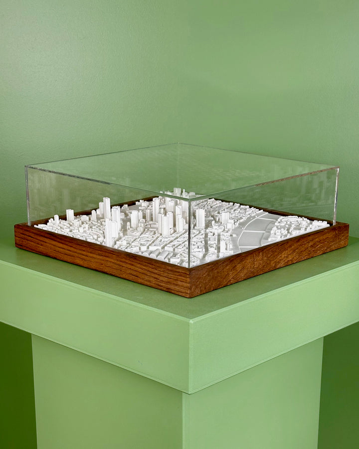 3D map of Frankfurt in a dark frame with acrylic case