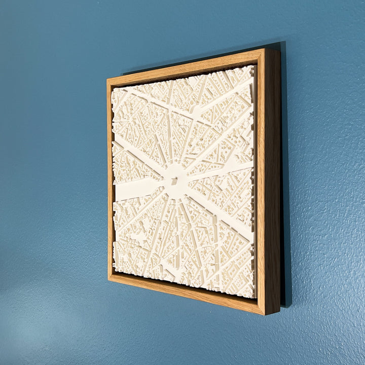 3D map of Paris focussing on the Arc de Triomphe with a light frame