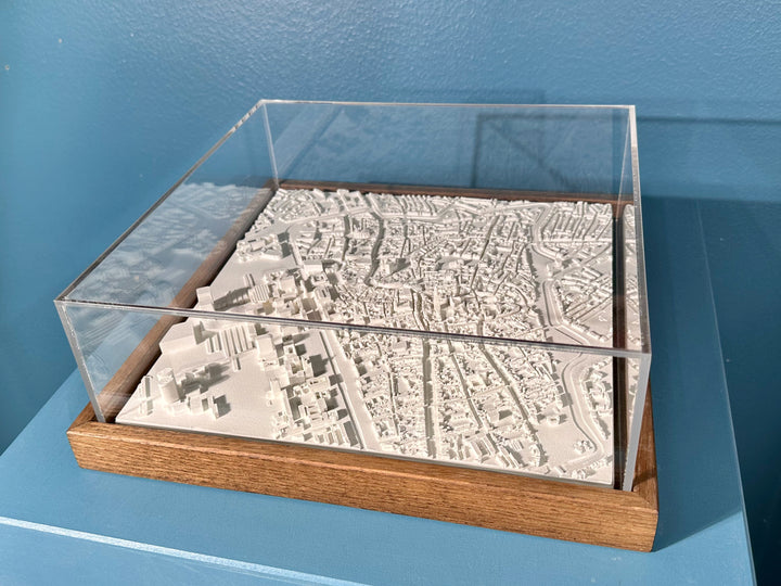3D map of Utrecht with a dark frame and acrylic case